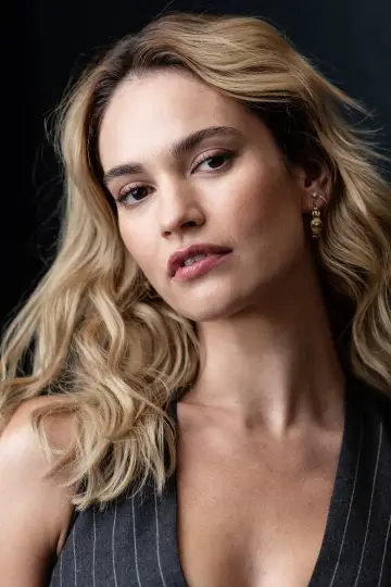 Photo Lily James #32730