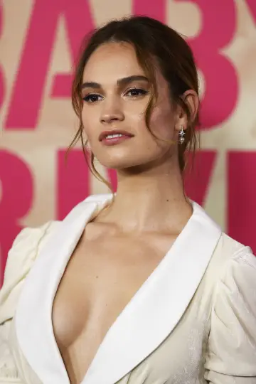 Photo Lily James #32734