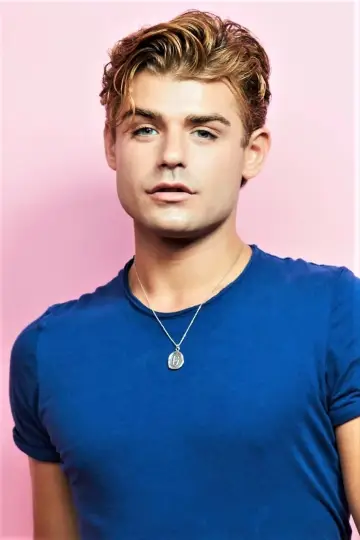 Photo Garrett Clayton #106597