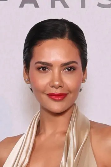 Photo Esha Gupta #401710