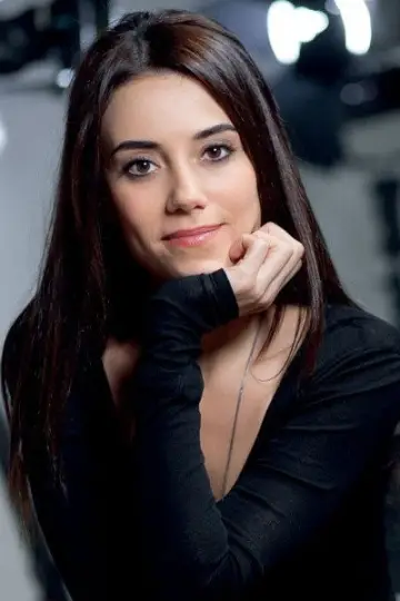 Photo Cansu Dere #426313