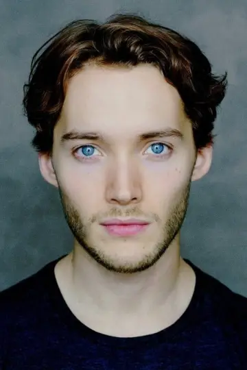 Photo Toby Regbo #15784