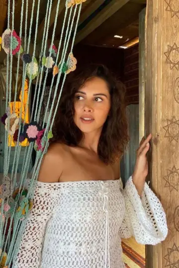 Photo Yasmine Raeis #340103