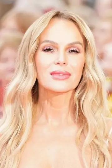 Photo Amanda Holden #336140