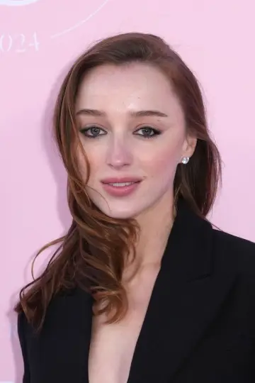 Photo Phoebe Dynevor #328323