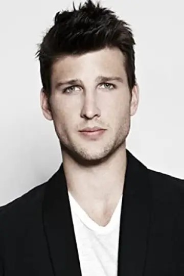 Photo Parker Young #213988