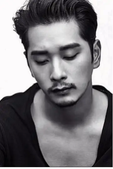 Photo Hwang Chan-sung #242372