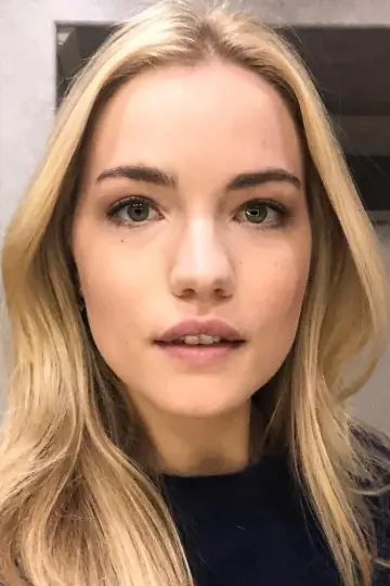 Photo Willa Fitzgerald #70025