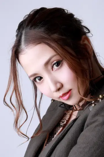Photo Ayaka Tomoda #322815