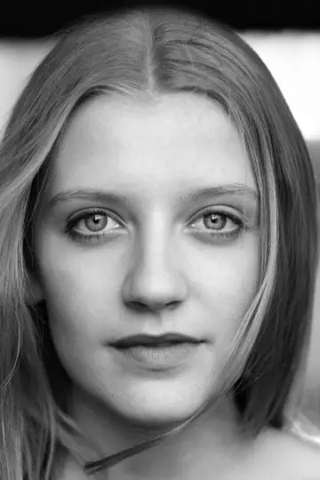 Photo Poppy Lee Friar #159361