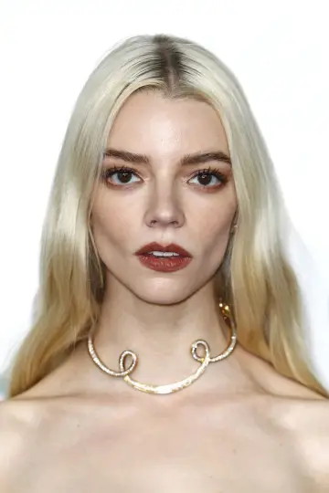 Photo Anya Taylor-Joy #4145