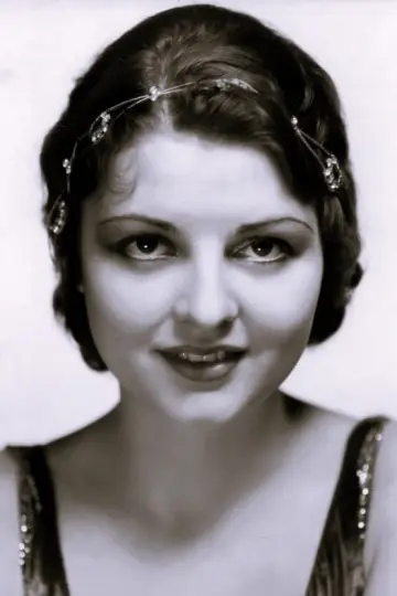 Photo Lilian Bond #178364