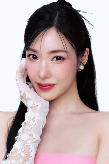 Photo Tiffany Young #436327