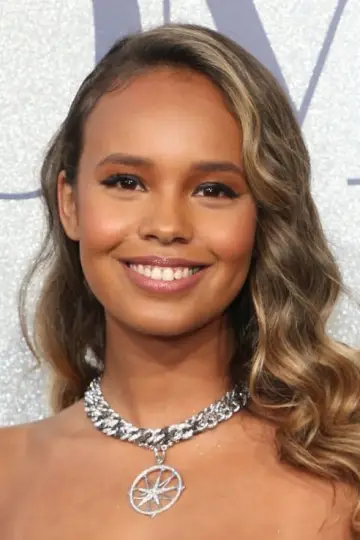 Photo Alisha Boe #154226