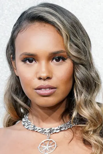Photo Alisha Boe #154232
