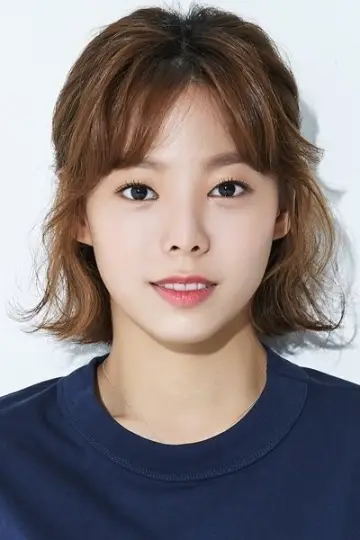 Photo Yoon Ji-won #371925
