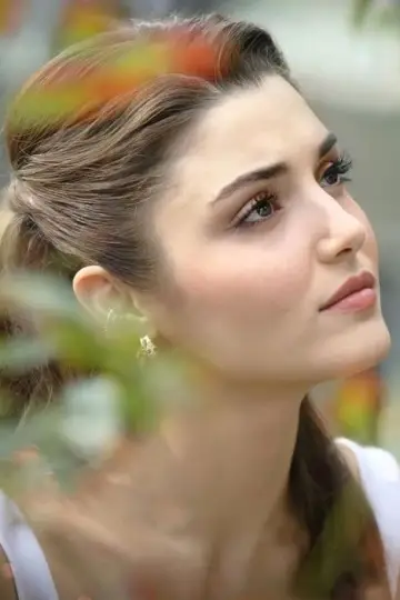 Photo Hande Erçel #292764
