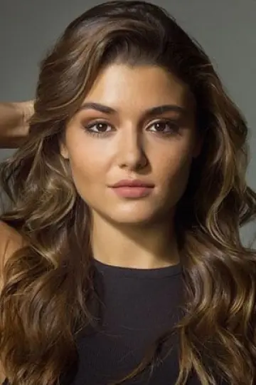 Photo Hande Erçel #292766