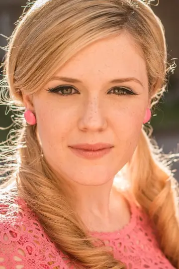 Photo Harriet Dyer #205628