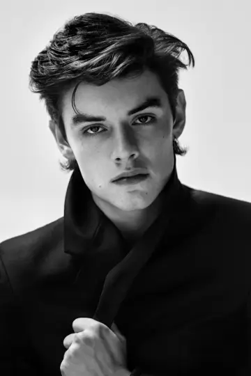 Photo Louis Partridge #79505