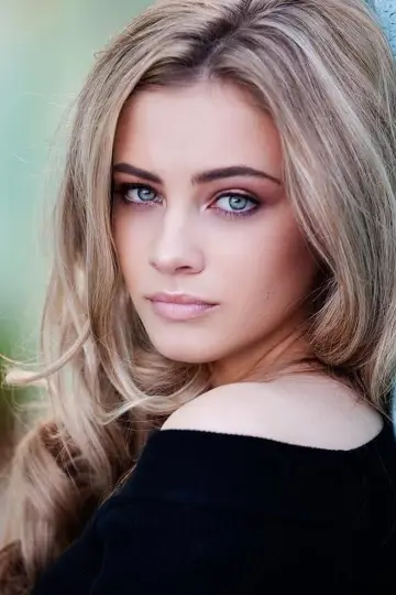 Photo Josephine Langford #6915