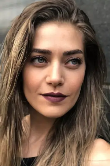 Photo Öznur Serçeler #238750
