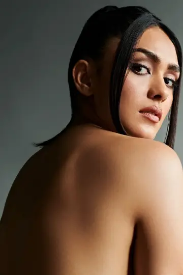 Photo Mrunal Thakur #403582