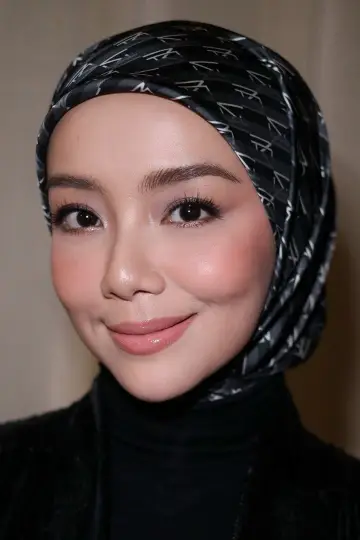 Photo Mira Filzah #365713