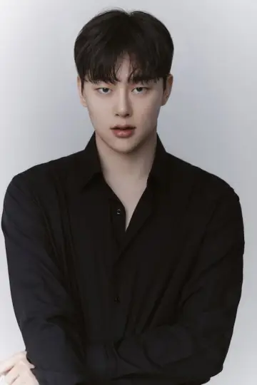 Photo Kwon Hyun-bin #483257