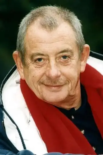 Photo Derek Fowlds #405380