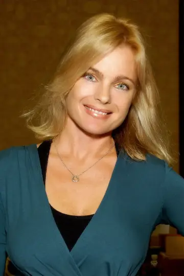 Photo Erika Eleniak #53189