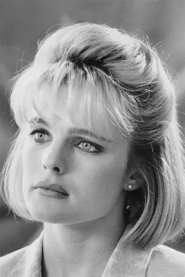 Photo Erika Eleniak #53195