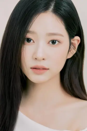 Photo Kim Min-ju #374806
