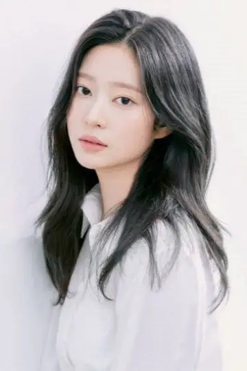 Photo Kim Min-ju #374807
