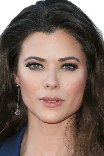 Photo Peyton List #111024