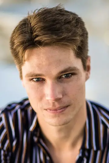 Photo Kai Luke Brummer #53242