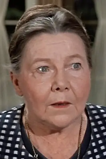 Photo Nellie Burt #518050