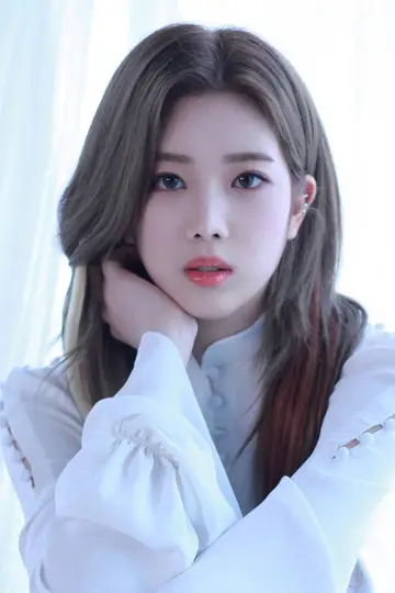 Photo Kim Lip #483136