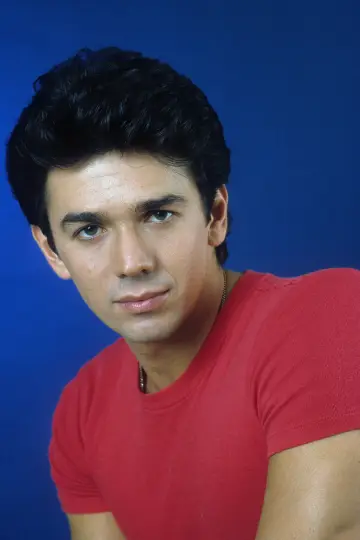 Photo Adrian Zmed #329996
