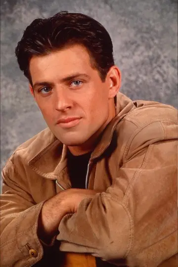 Photo Costas Mandylor #326383