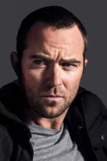 Photo Sullivan Stapleton #26207