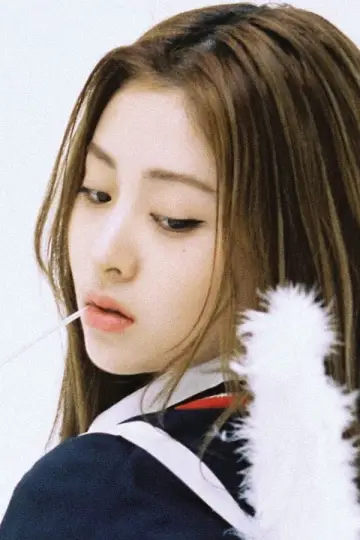 Photo Huh Yunjin #252978
