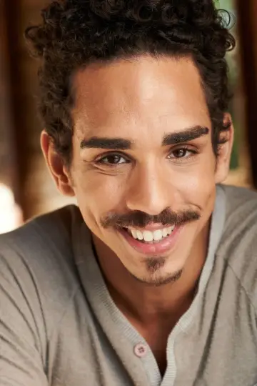 Photo Ray Santiago #33142