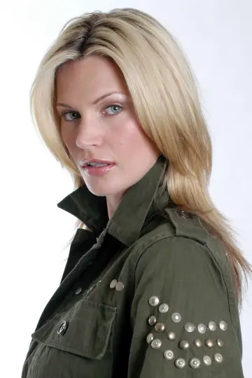 Photo Natasha Henstridge #103536