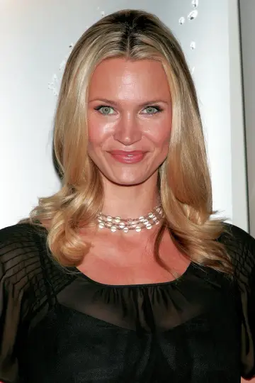 Photo Natasha Henstridge #103551