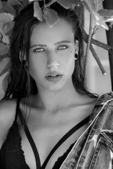 Photo Anastasia Zhovtodid #371877