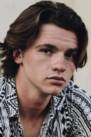 Photo Joel Courtney #36262
