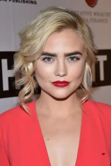 Photo Maddie Hasson #119253