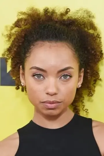 Photo Logan Browning #122801