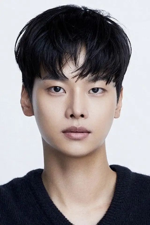 Photo Cha Hak-yeon